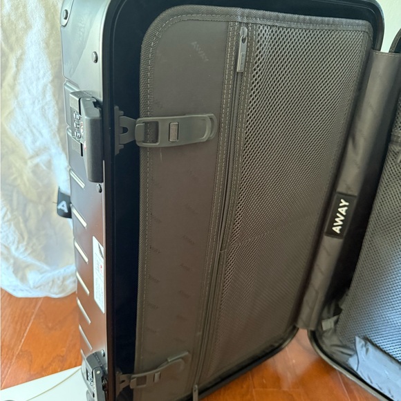 Away The Bigger Carry-On: Aluminum Edition (Onyx Black) w/ USB Charge & Battery - Picture 10 of 16